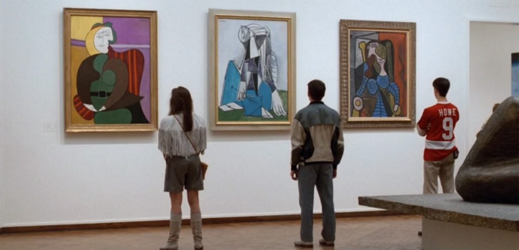 still of the main characters from Ferris Bueller's Day Off (1986) looking at Picasso paintings in the Art Institute of Chicago